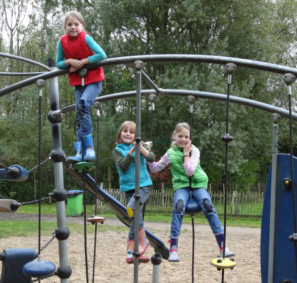 Caroline, Alexandra en Madeleine