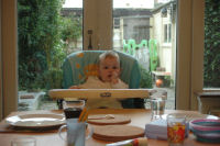 Madeleine aan het hoofd van de tafel