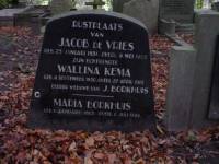 Grafsteen Jacob de Vries, Wallina Kema en Maria Borkhuis