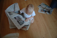 Alexandra leest de krant