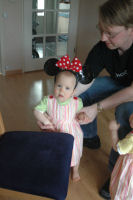 Caroline met de Minnie Mouse oortjes