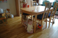 Samen onder de tafel